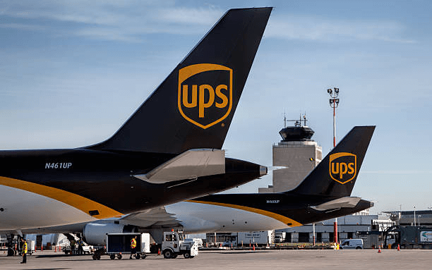 DHL vs. UPS, Which Courier is Best For E-Commerce?